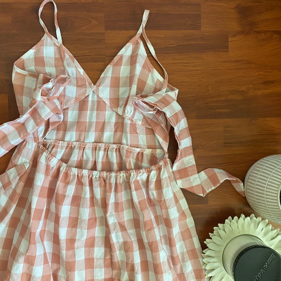 SHEIN. BARBIE INSPIRED DRESS. MIDI. MEDIUM - Picture 4 of 6